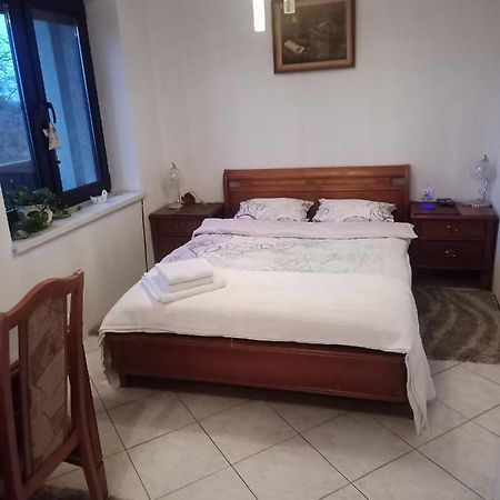 Pokoj W Domu Z Duzym Ogrodem Cracovia Esterno foto